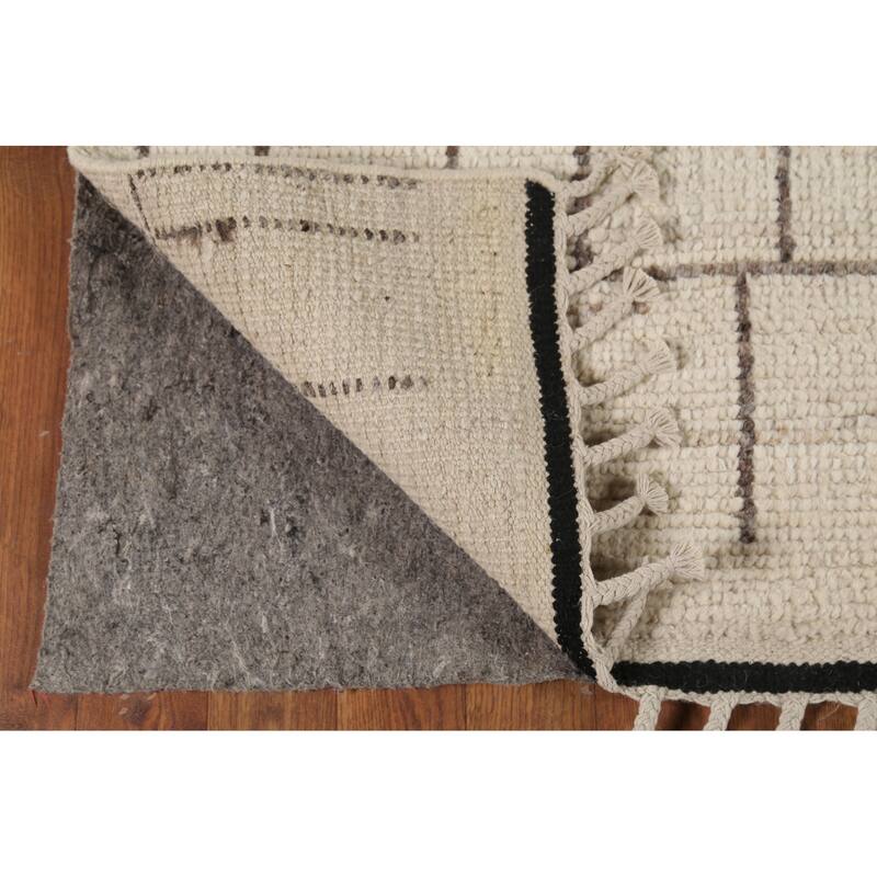 Beige / Ivory Moroccan Style Area Rug Handmade Wool Carpet - 6'8"x 11'0"