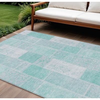 HomeRoots Patchwork Traditional Rectangle Outdoor Rug