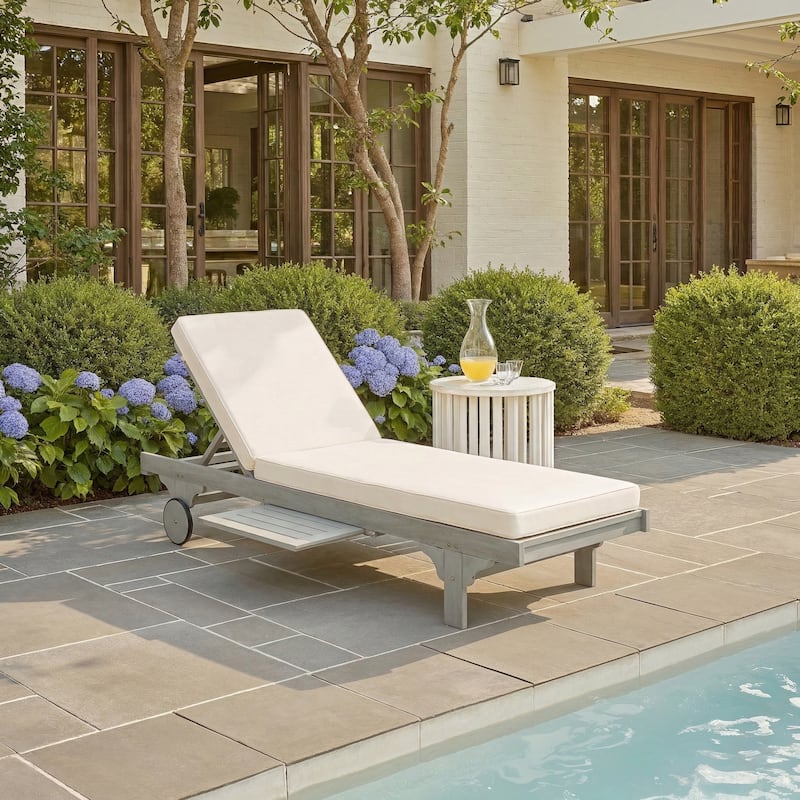 SAFAVIEH Outdoor Aubrie Adjustable Chaise Lounge Chair with Wheel. - White/Grey.