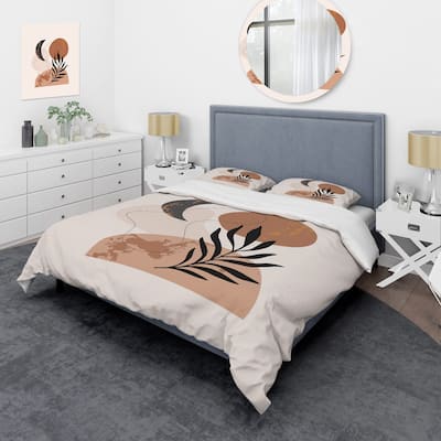 Designart 'Moon & Sun Shapes In Retro Terracotta Tones I' Modern Duvet Cover Set