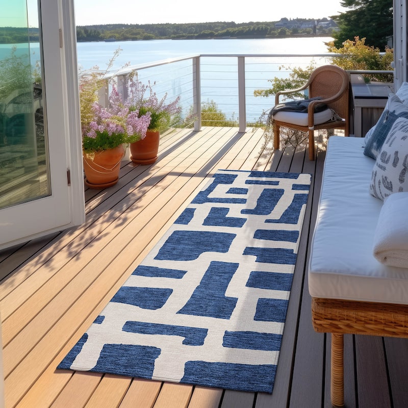 Machine Washable Indoor/ Outdoor Chantille Geo Contemporary Rug - Navy - 2'3" x 7'6"