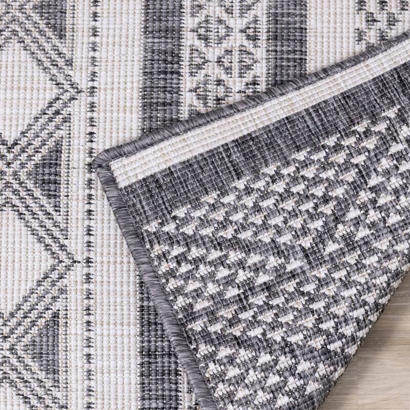Brooke Collection - White/Grey Tribal Banded Reversible Outdoor Rug