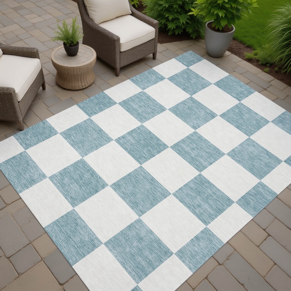 Machine Washable Indoor/ Outdoor Modern Checker Chantille Rug