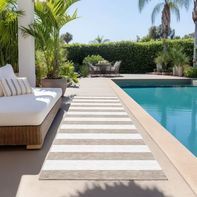 Machine Washable Indoor/ Outdoor Cabana Striped Chantille Rug