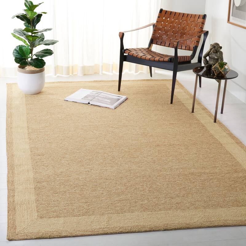 SAFAVIEH Handmade Easy Care Fawn Oriental Rug