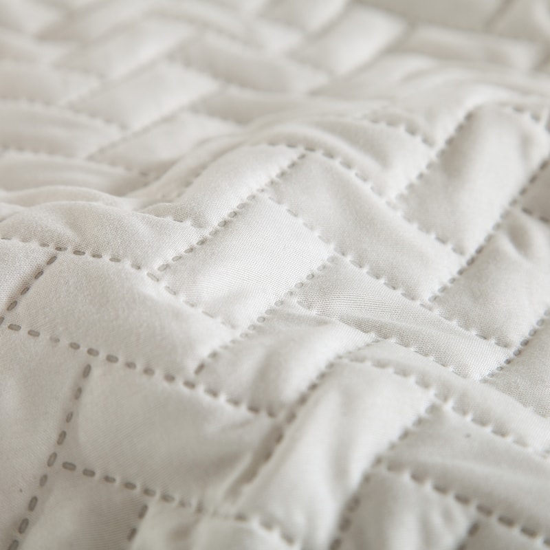 3-piece Fashionable Solid Embossed Quilt Set Bedspread Cover