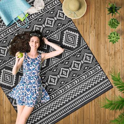 Beverly Rug Black and White Boho Indoor Outdoor Rug, Outside Carpet for Patio, Deck, Porch