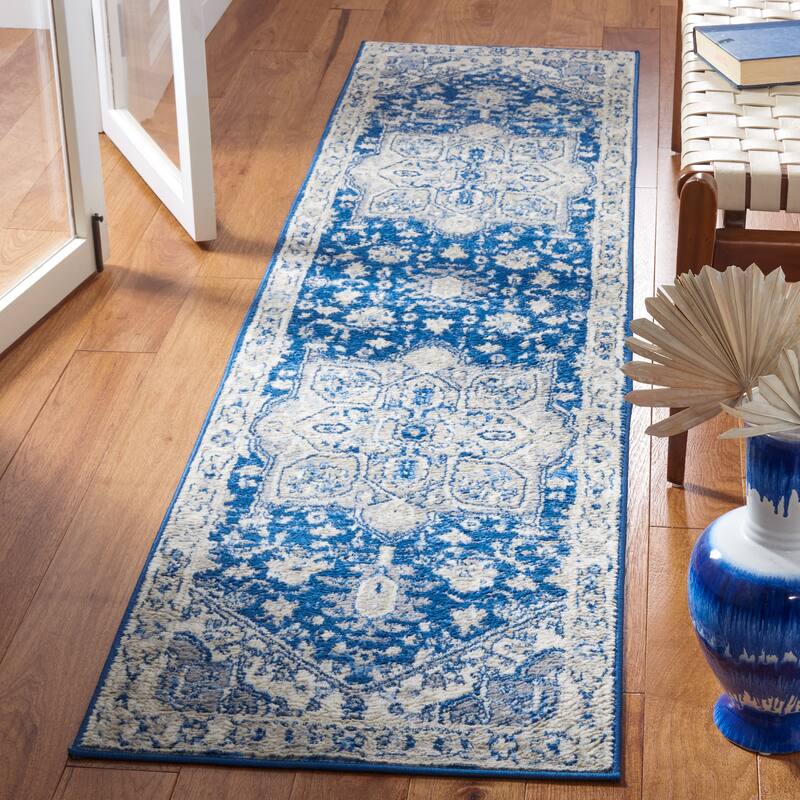 SAFAVIEH, Brentwood Gretha Traditional Oriental Rug - 2' x 8' Runner