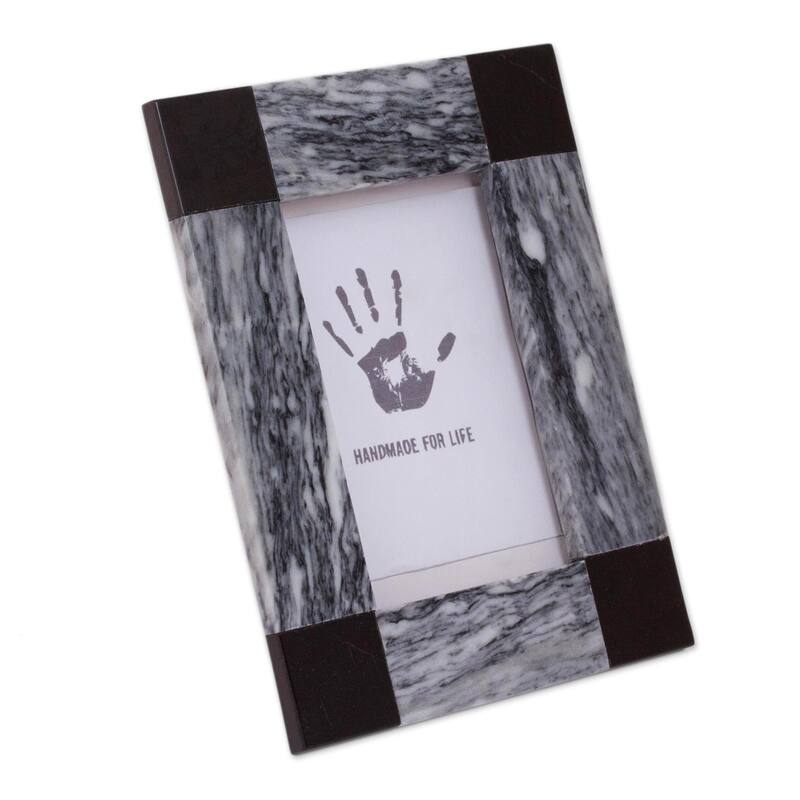 Novica Handmade Grey Energy Marble Photo Frame (4X6)