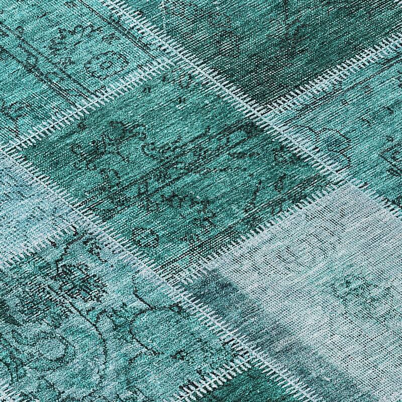 Machine Washable Indoor/ Outdoor Chantille Traditional Patchwork Rug