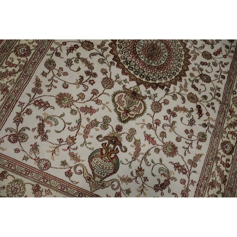 Hand Knotted Oriental 100% Silk Carpet Traditional Floral Beige & Ivories Kashmir Area Rug - 6' 0'' X 4' 0''