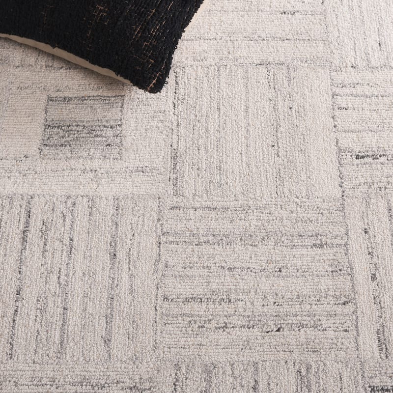 SAFAVIEH Handmade Abstract Sylvelin Contemporary Wool Rug
