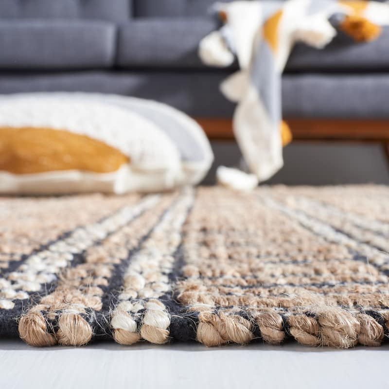 SAFAVIEH Handmade Natural Fiber Marharita Geometric Seagrass Rug