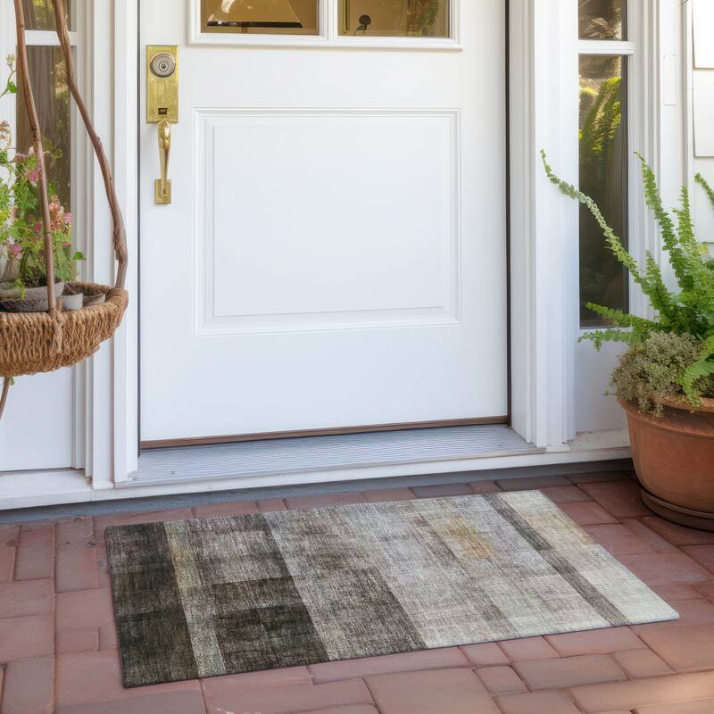 Machine Washable Indoor/ Outdoor Modern Abstract Chantille Rug - Brown - 1'8" x 2'6"