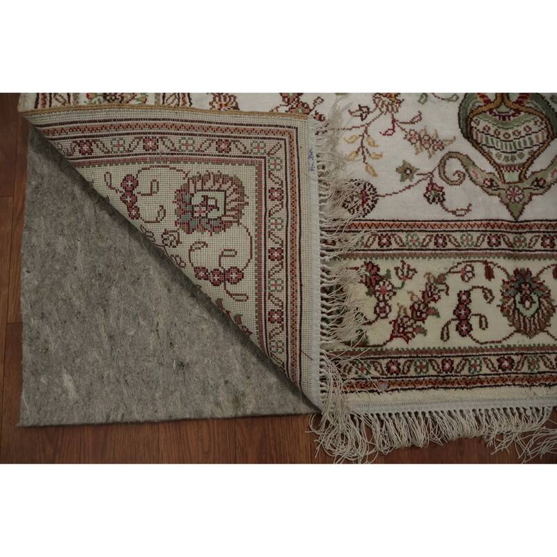 Hand Knotted Oriental 100% Silk Carpet Traditional Floral Beige & Ivories Kashmir Area Rug - 6' 0'' X 4' 0''