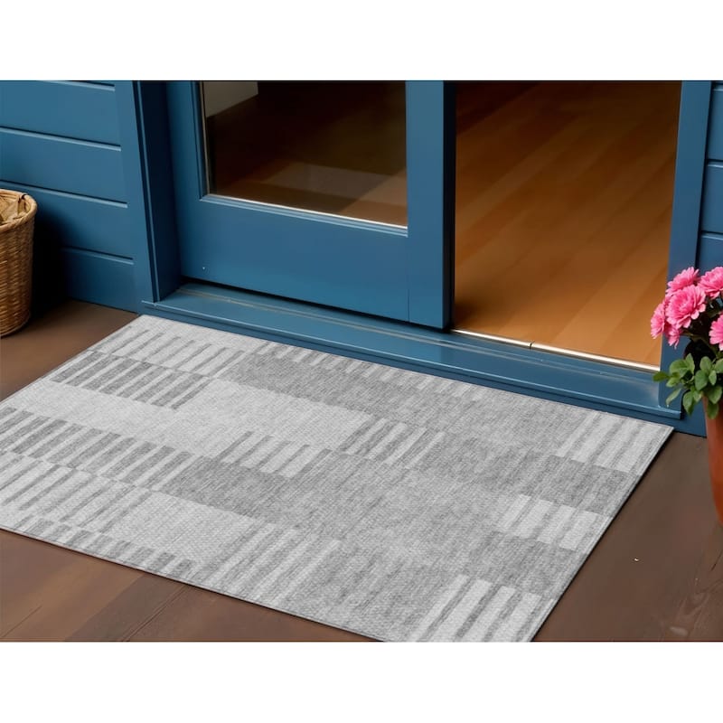 HomeRoots Striped Transitional Rectangle Outdoor Rug - 3' x 5'
