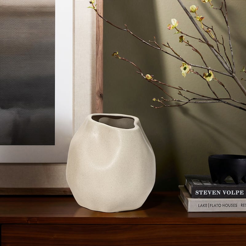 Ivory Ceramic Modern Round Vase (Single)
