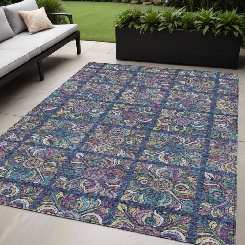 HomeRoots Medallion Transitional Rectangle Outdoor Rug - 5' X 8'
