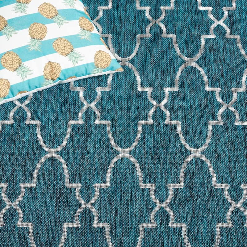 SAFAVIEH Courtyard Shahrzad Indoor/ Outdoor Waterproof Patio Backyard Rug