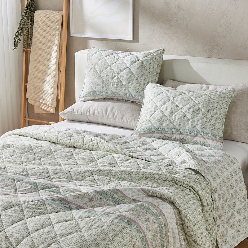 Patina Vie Maison Vintage Floral Printed Quilt Set with Shams