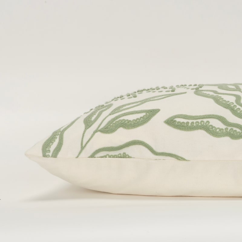 Rizzy Home Traditional Ivory Down Filled Decorative Pillow 14"x26"