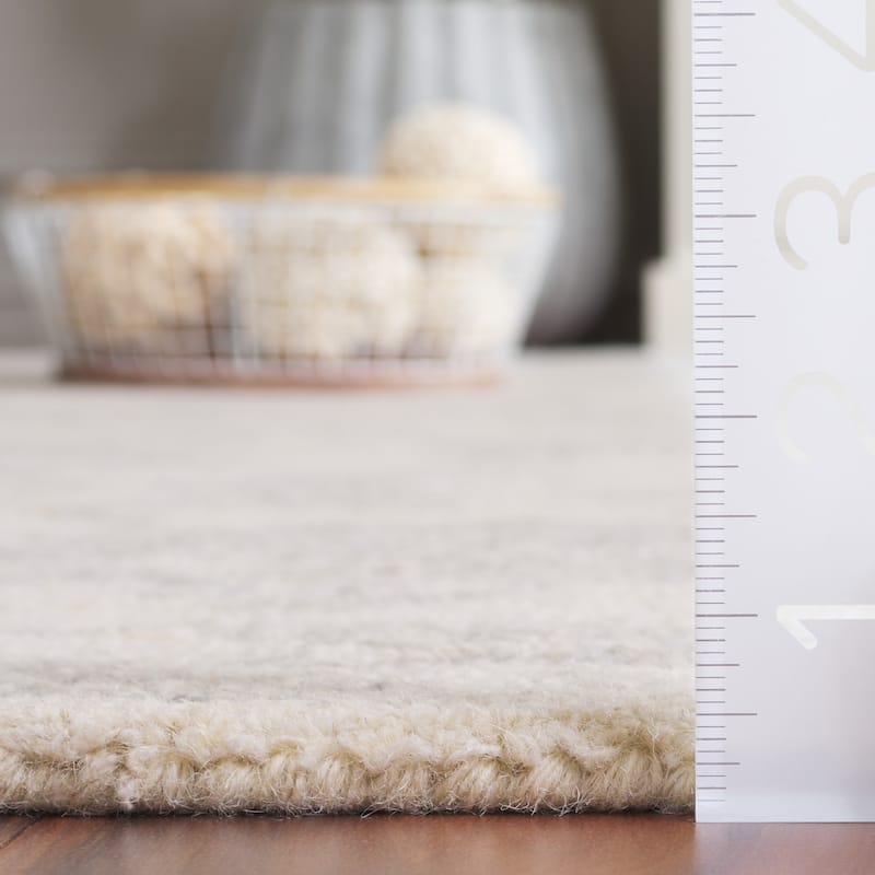 SAFAVIEH, Handmade Ebony Zanica Modern & Contemporary Wool Rug