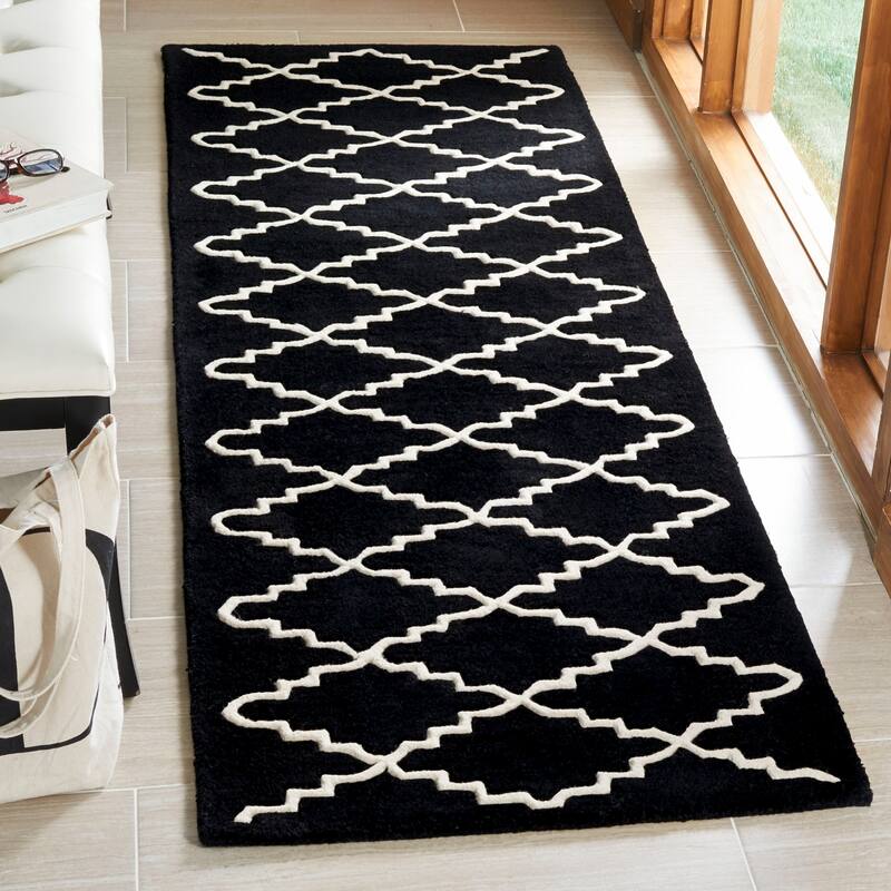 SAFAVIEH Handmade Chatham Carlota Modern Moroccan Wool Rug - 2'3" x 7' Runner - Black/Ivory - Runner