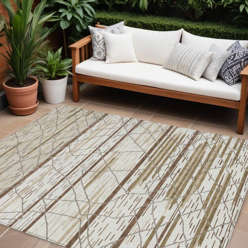 HomeRoots Striped Modern Rectangle Outdoor Rug - 10' X 14'
