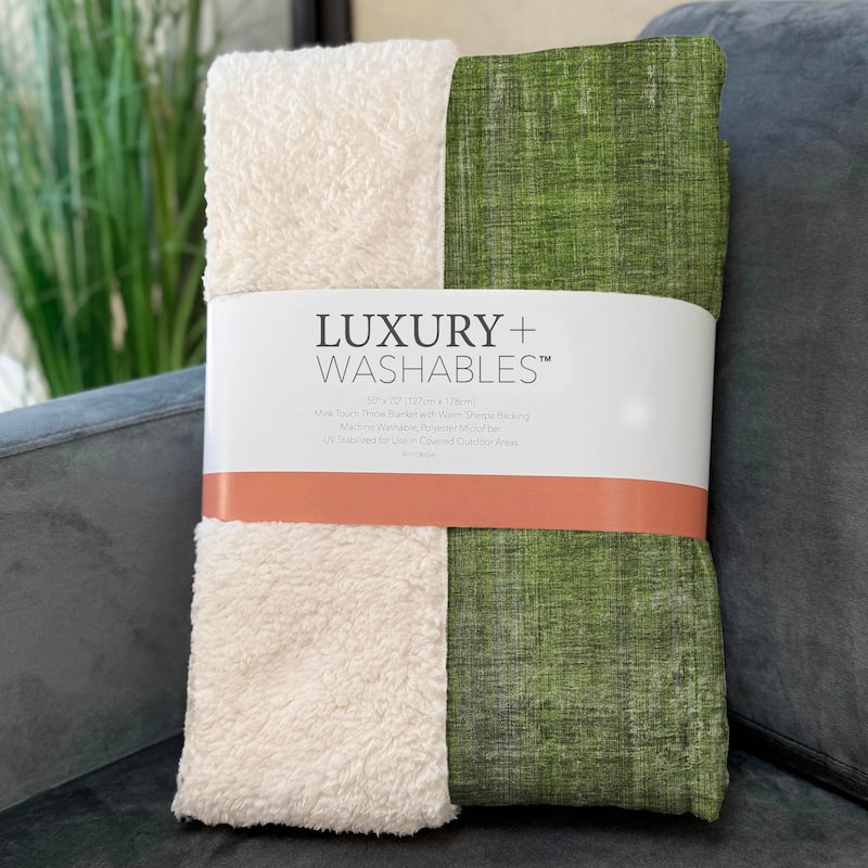 Premium Machine Washable Ombre Solid Sherpa Throw Blanket