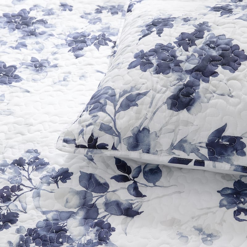 Wonderful Sophia Lightweight Floral Quilt Set