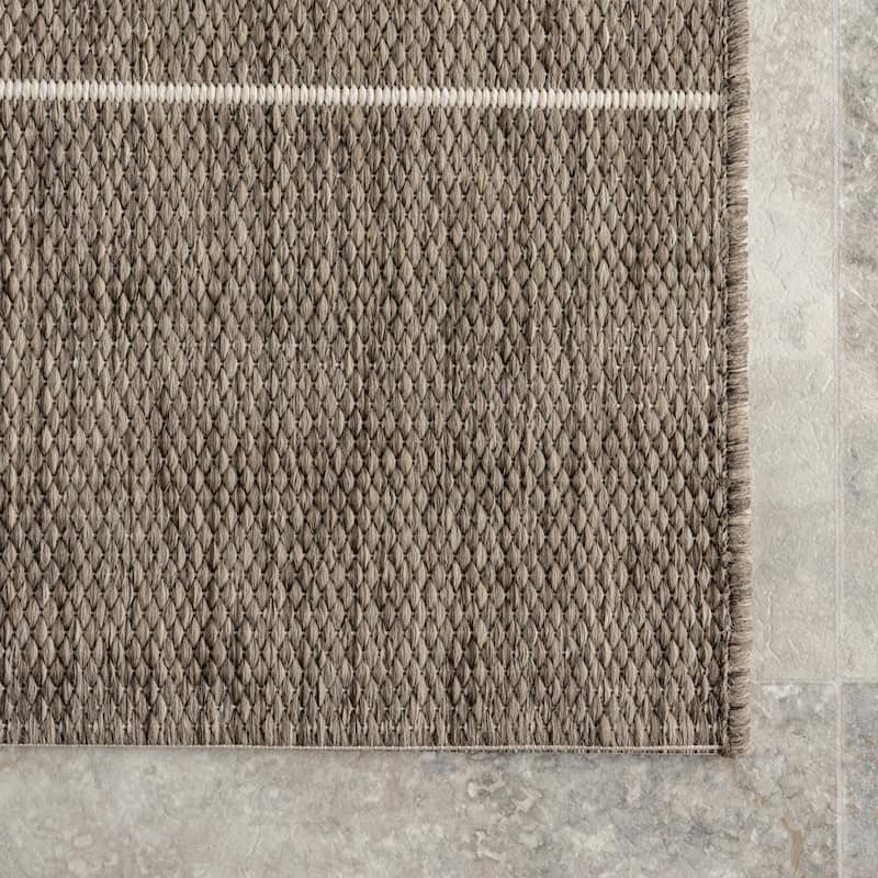 Nuloom Sharyl Modern Striped Indoor/Outdoor Area Rug