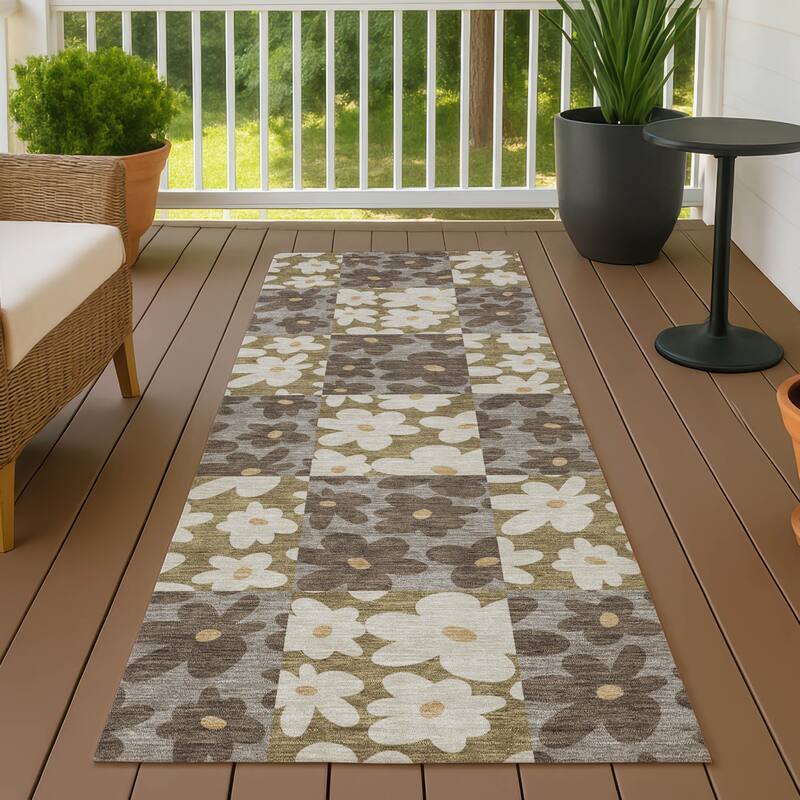 Machine Washable Indoor/ Outdoor Floral Krissy Chantille Rug - Chocolate - 2'3" x 7'6"