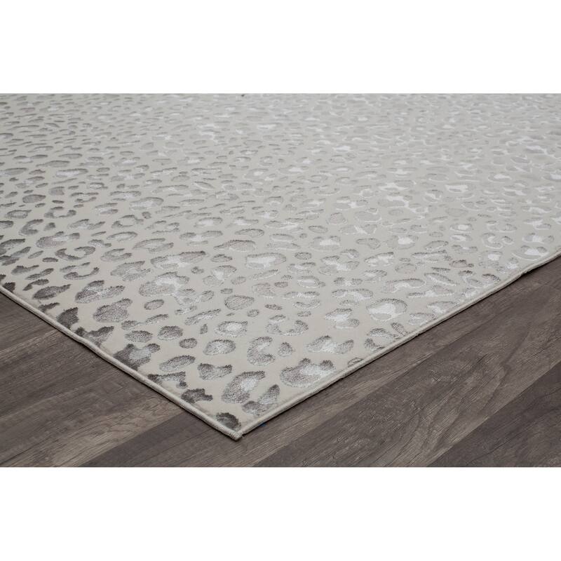 CosmoLiving Natura Collection Snow Leopard Area Rug