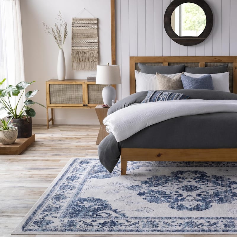 Livabliss Traditional Floransa Medallion Area Rug