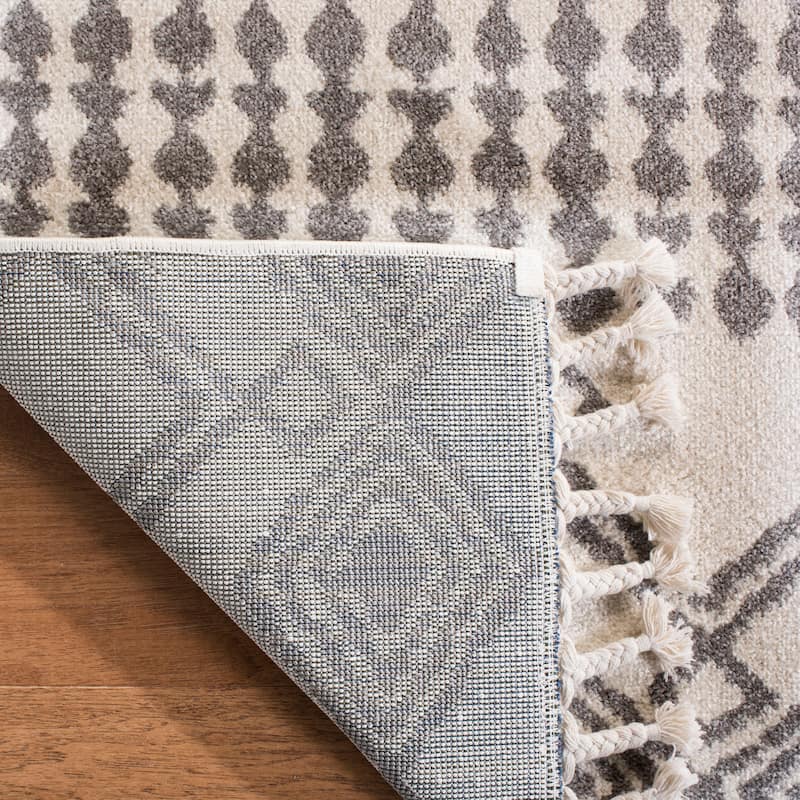 SAFAVIEH Kasbah Mihoko Moroccan Tassel Rug