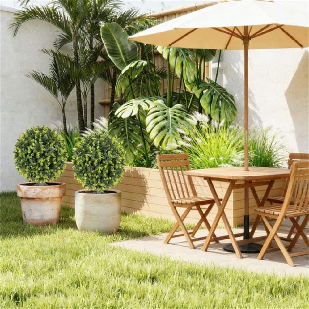 2 Artificial Balls For eucalyPtus Tree Pruning, Artificial Plants