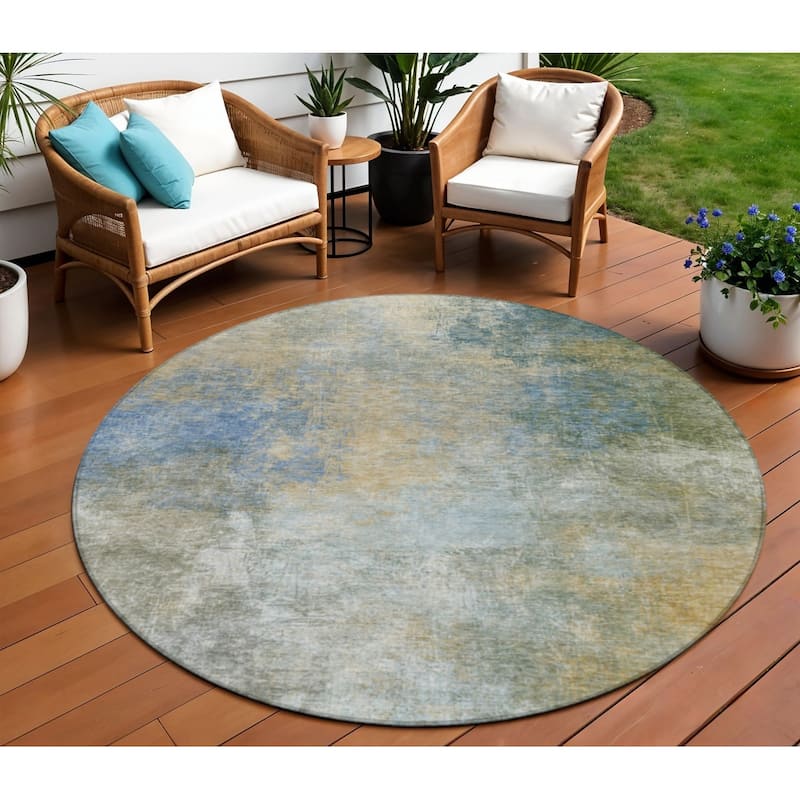 HomeRoots Abstract Transitional Rectangle Outdoor Rug - 8' Round
