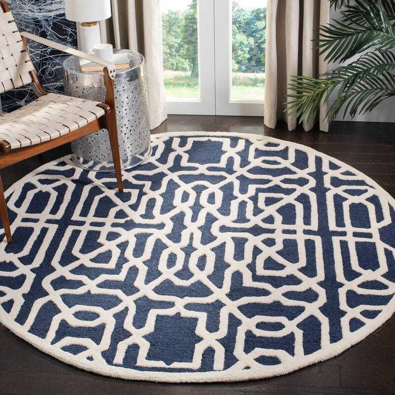 SAFAVIEH Handmade Cambridge Sissi Modern Wool Rug - 6' Round - Navy/Ivory