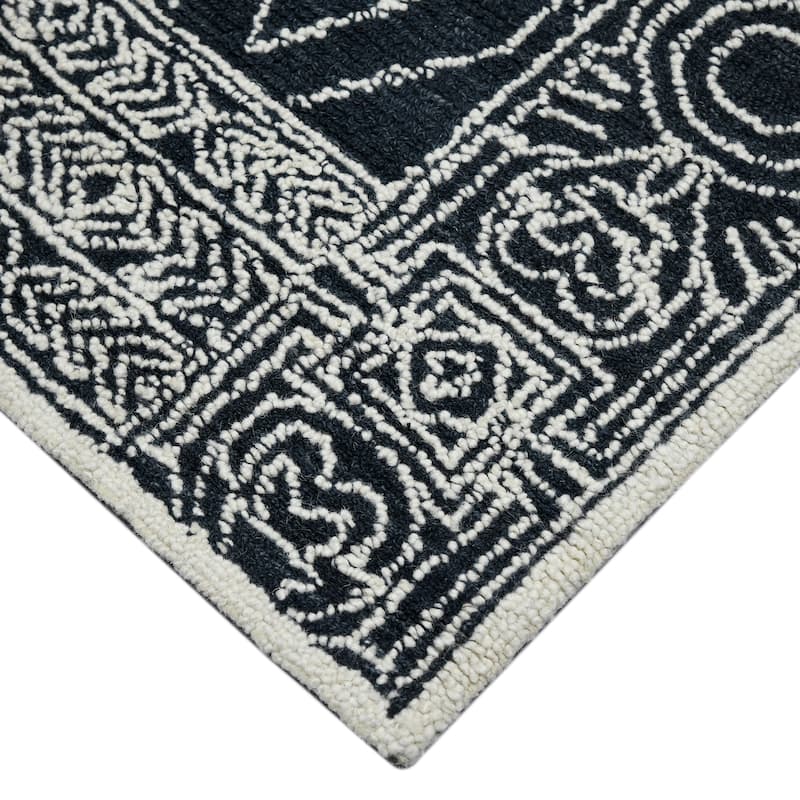 Bakari Suney Charcoal Hand-Hooked Wool Area Rug