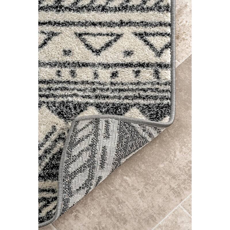 Nuloom Transitional Tribal Becky Area Rug