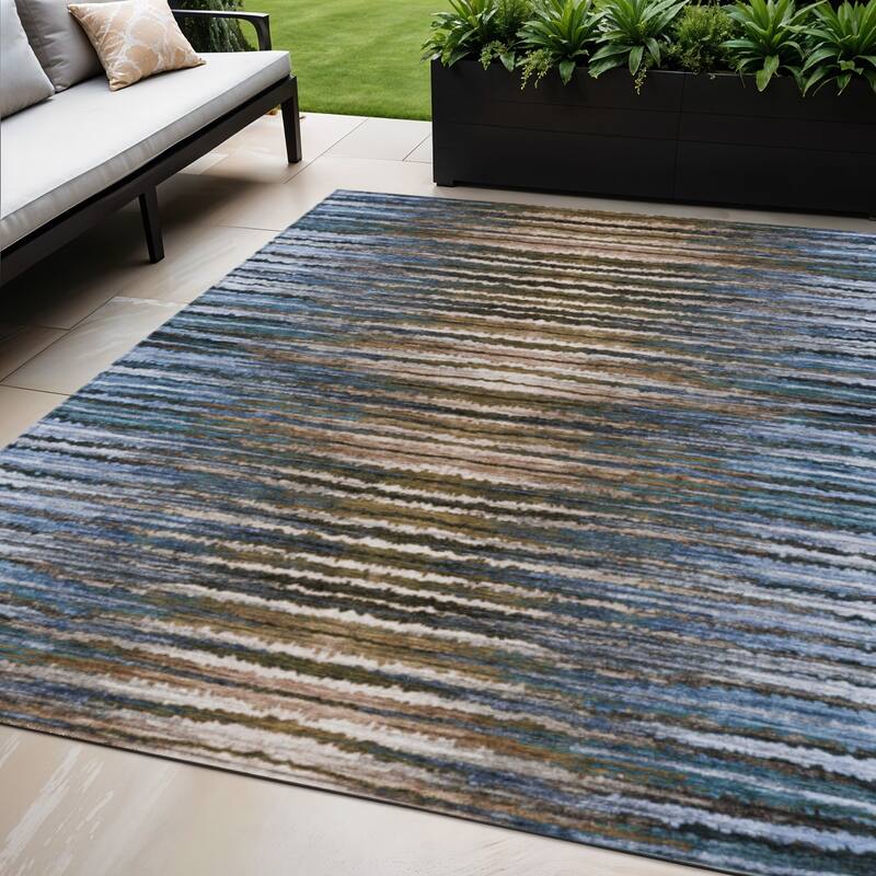 HomeRoots Striped Traditional Rectangle Outdoor Rug - 5' X 8'