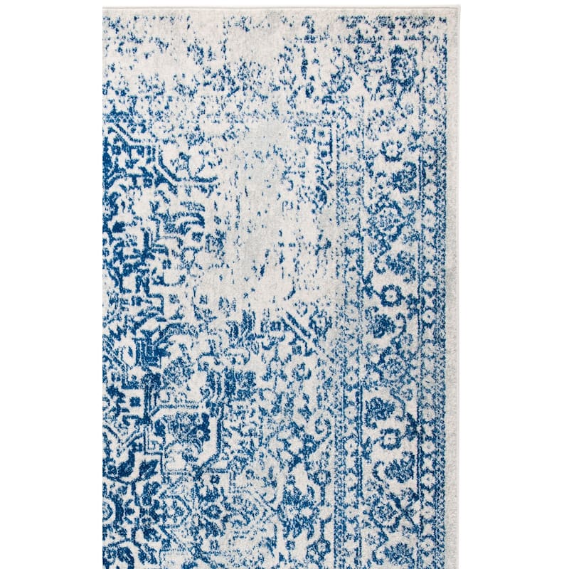 SAFAVIEH Evoke Pety Vintage Distressed Rug