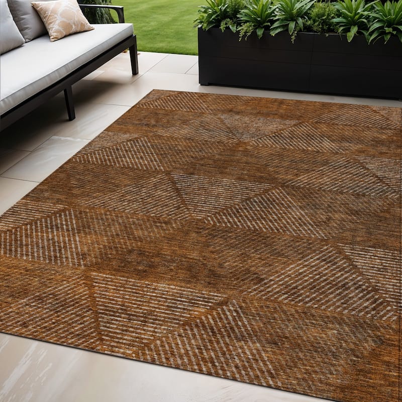 HomeRoots Geometric Transitional Rectangle Outdoor Rug - 5' X 8'