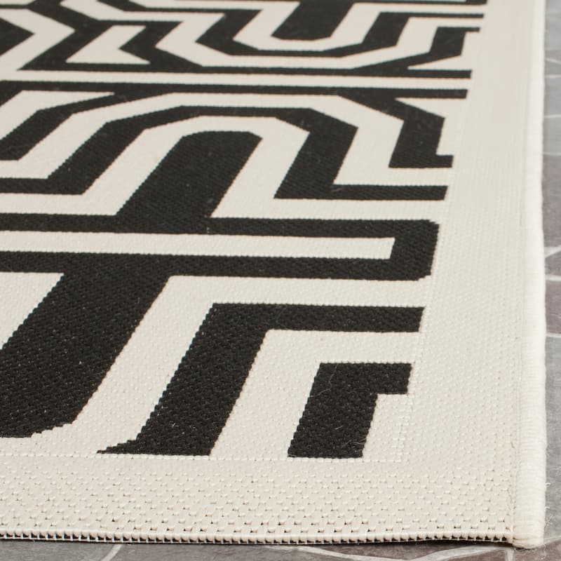 SAFAVIEH Courtyard Billye Indoor/ Outdoor Waterproof Patio Backyard Rug