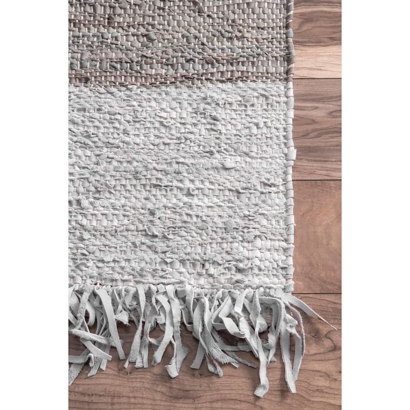 Nuloom Hand-woven Leather/ Cotton Tassel Area Rug