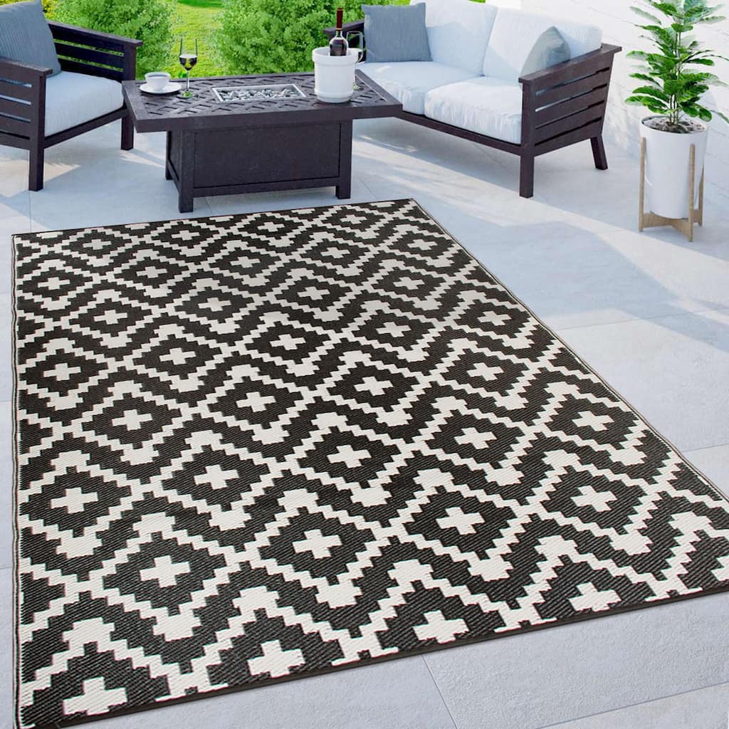 Trellis Geometric Reversible Plastic Outdoor Rugs