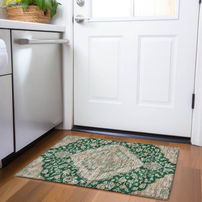 Machine Washable Indoor/ Outdoor Traditional Medallion Chantille Rug - Emerald - 1'8" x 2'6"