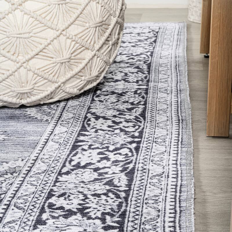 JONATHAN Y Wincer Bohemian Distressed Chenille Machine-Washable Area Rug
