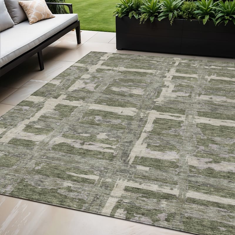 HomeRoots Striped Transitional Rectangle Outdoor Rug - 5' X 8'