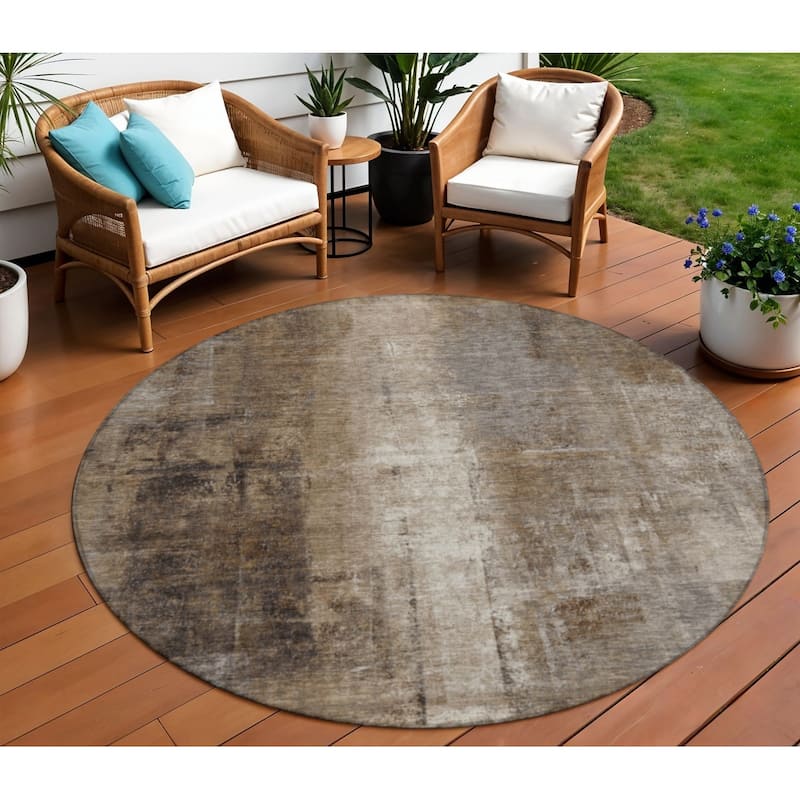 HomeRoots Abstract Transitional Rectangle Outdoor Rug - 8' Round